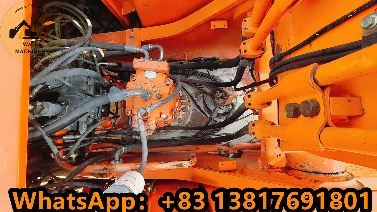 DOOSAN DH225 - Lánctalpas kotró: 4 kép. DOOSAN DH225 - Lánctalpas kotró: 4 kép.