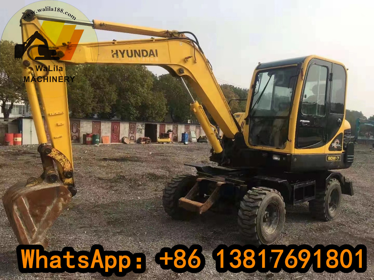 HYUNDAI R60W - Minikotró: 1 kép. HYUNDAI R60W - Minikotró: 1 kép.