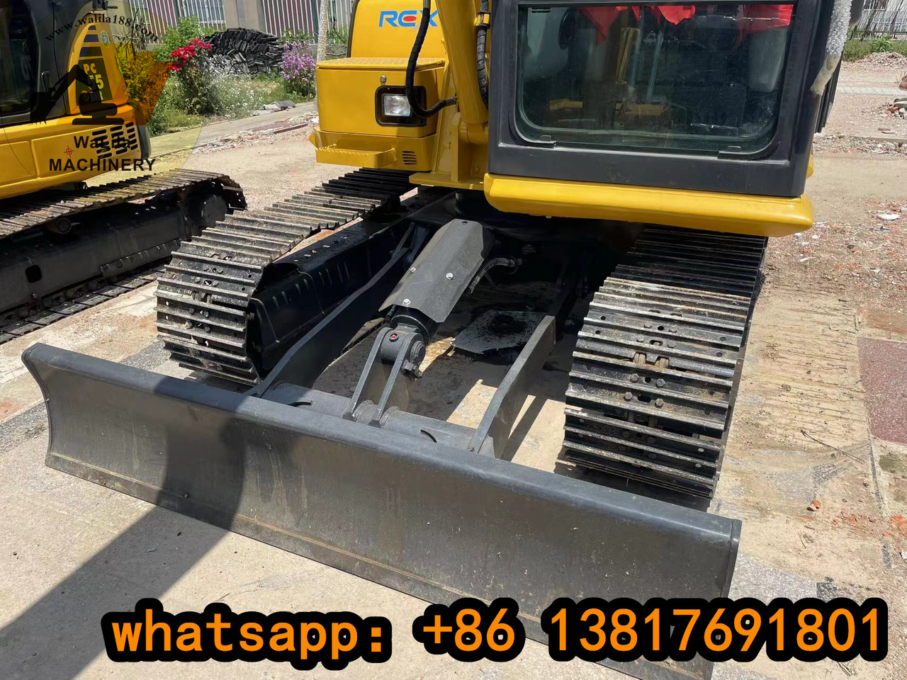 Minikotró KOMATSU PC 70-8: 6 kép.