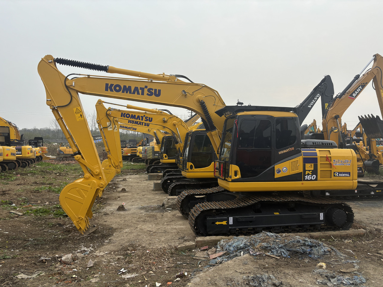 KOMATSU PC160 - Lánctalpas kotró: 5 kép. KOMATSU PC160 - Lánctalpas kotró: 5 kép.