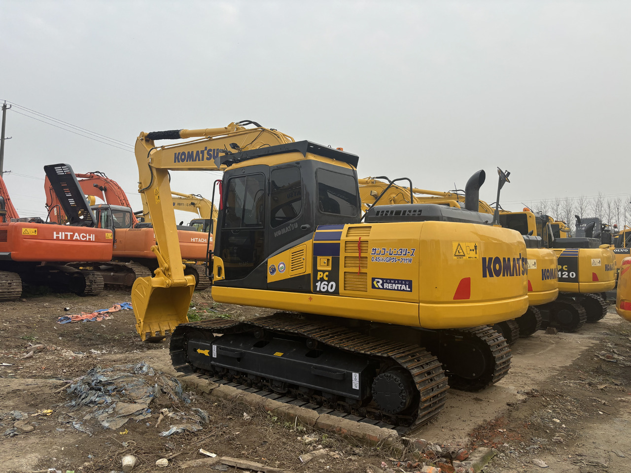 KOMATSU PC160 - Lánctalpas kotró: 1 kép. KOMATSU PC160 - Lánctalpas kotró: 1 kép.