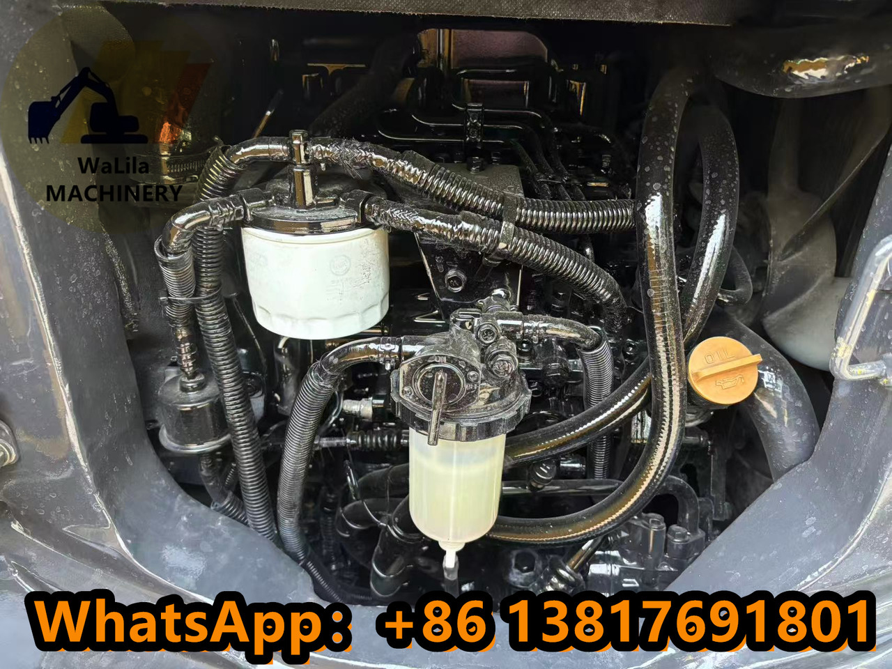 KOMATSU PC35 - Minikotró: 2 kép. KOMATSU PC35 - Minikotró: 2 kép.