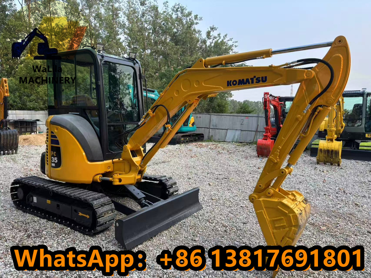 KOMATSU PC35 - Minikotró: 4 kép. KOMATSU PC35 - Minikotró: 4 kép.