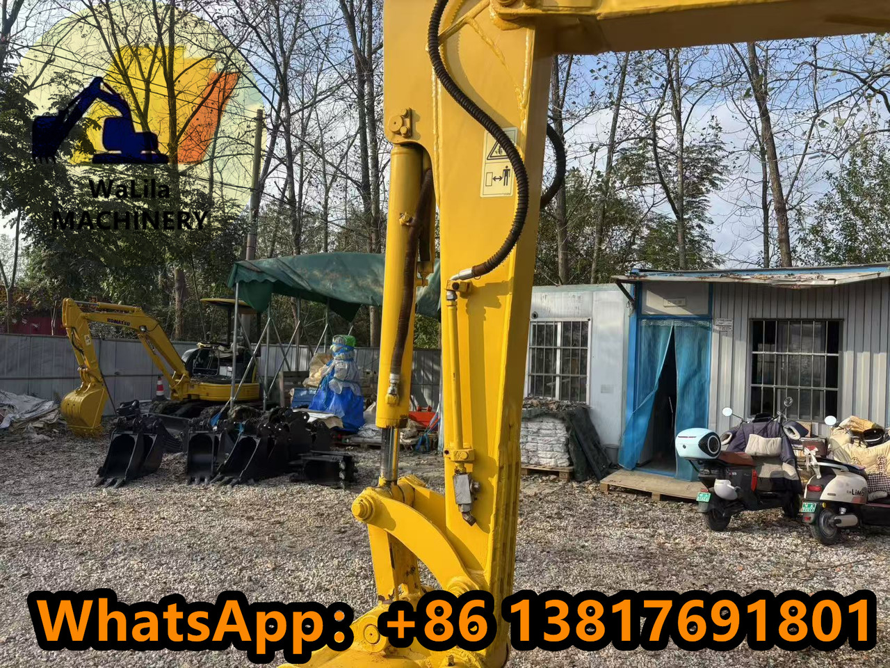 KOMATSU PC55MR-3 - Minikotró: 4 kép. KOMATSU PC55MR-3 - Minikotró: 4 kép.