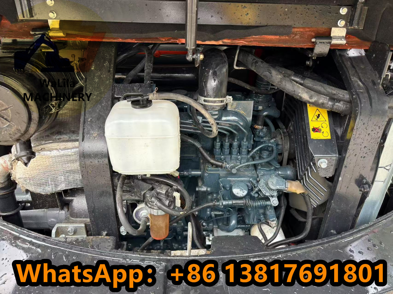 KUBOTA KX057 - Minikotró: 3 kép. KUBOTA KX057 - Minikotró: 3 kép.