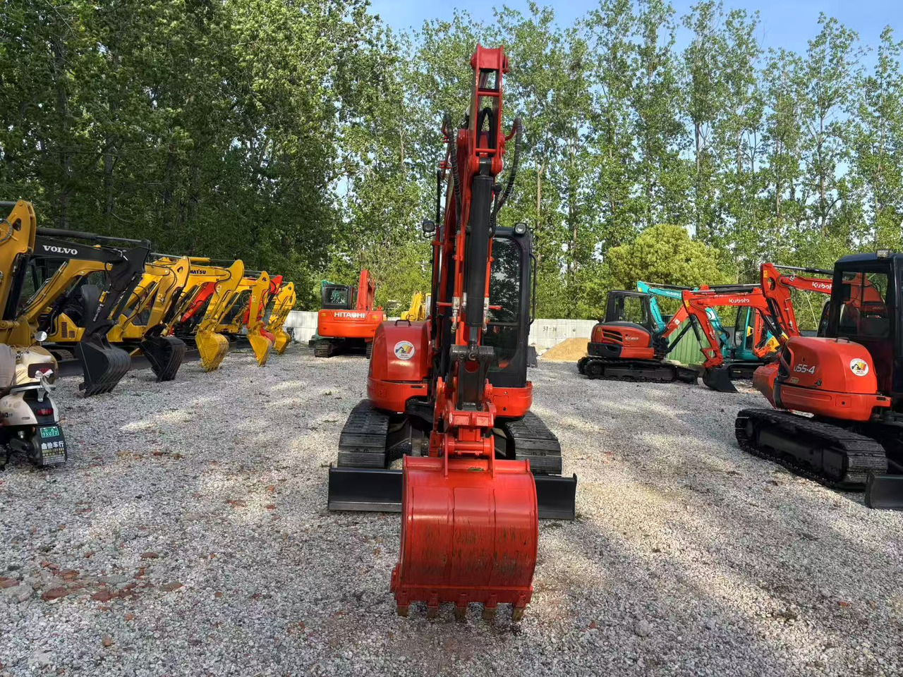 KUBOTA U55-4 - Minikotró: 4 kép. KUBOTA U55-4 - Minikotró: 4 kép.
