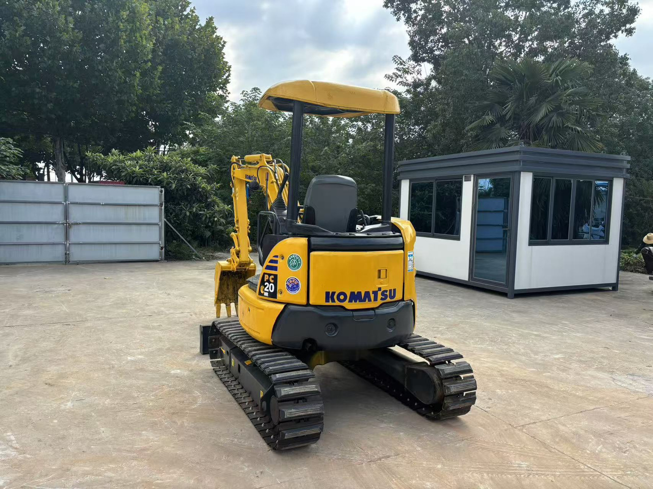 Komatsu Komatsu 20, Komatsu 20 - Minikotró: 2 kép. Komatsu Komatsu 20, Komatsu 20 - Minikotró: 2 kép.