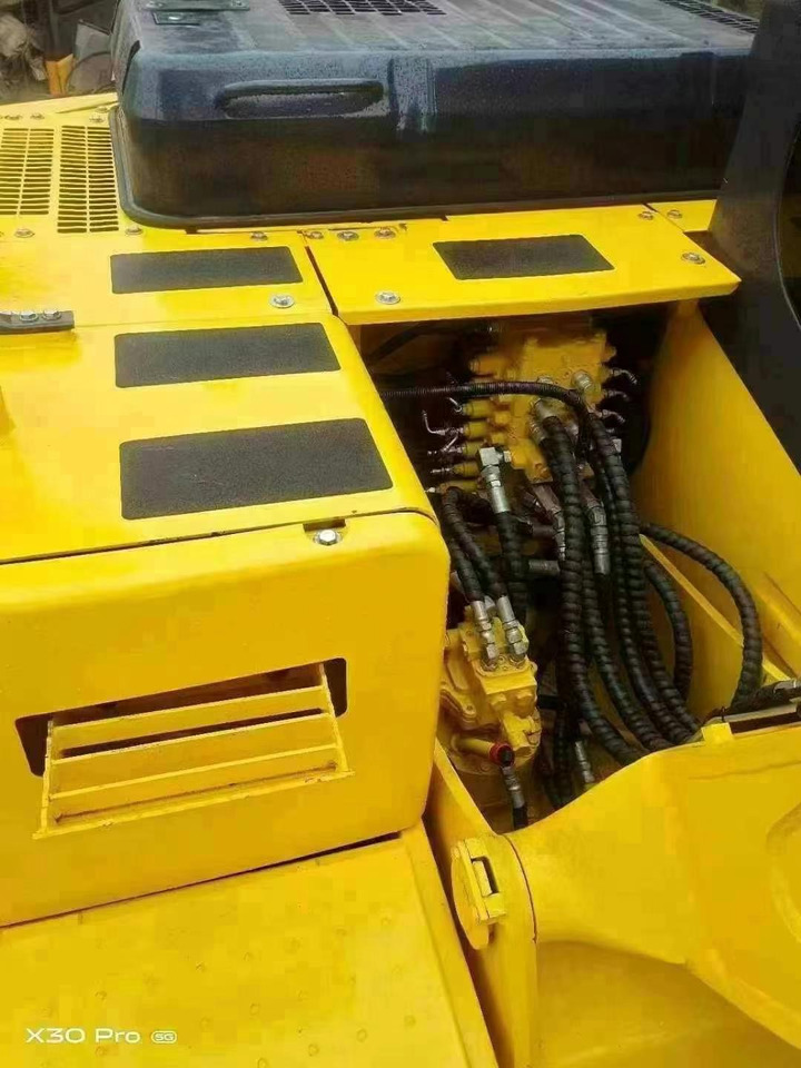 Komatsu PC 130-7 PC130 PC130-7 - Lánctalpas kotró: 5 kép. Komatsu PC 130-7 PC130 PC130-7 - Lánctalpas kotró: 5 kép.