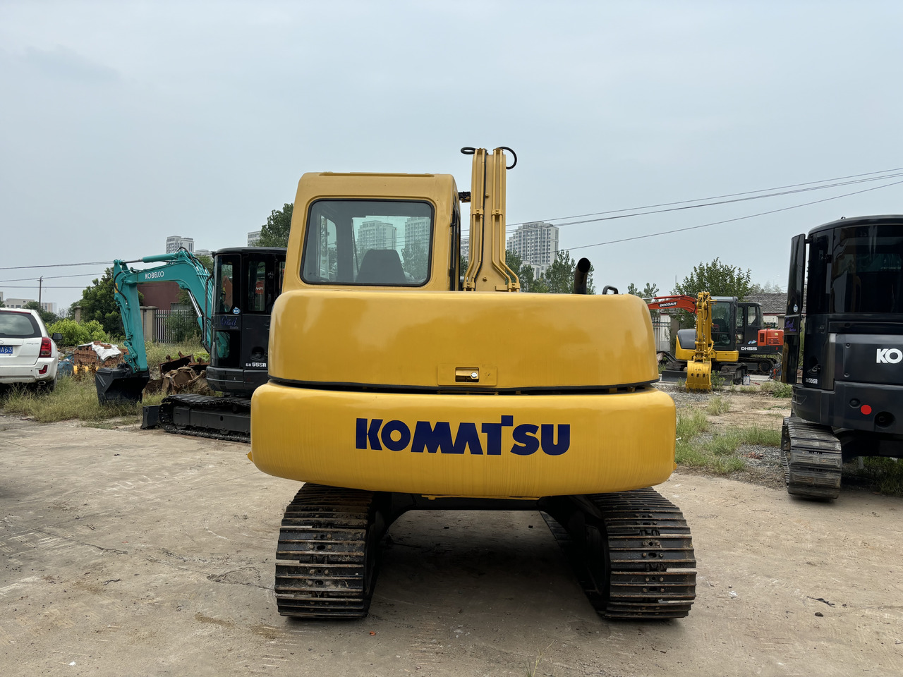 Komatsu PC 60-7 - Minikotró: 4 kép. Komatsu PC 60-7 - Minikotró: 4 kép.
