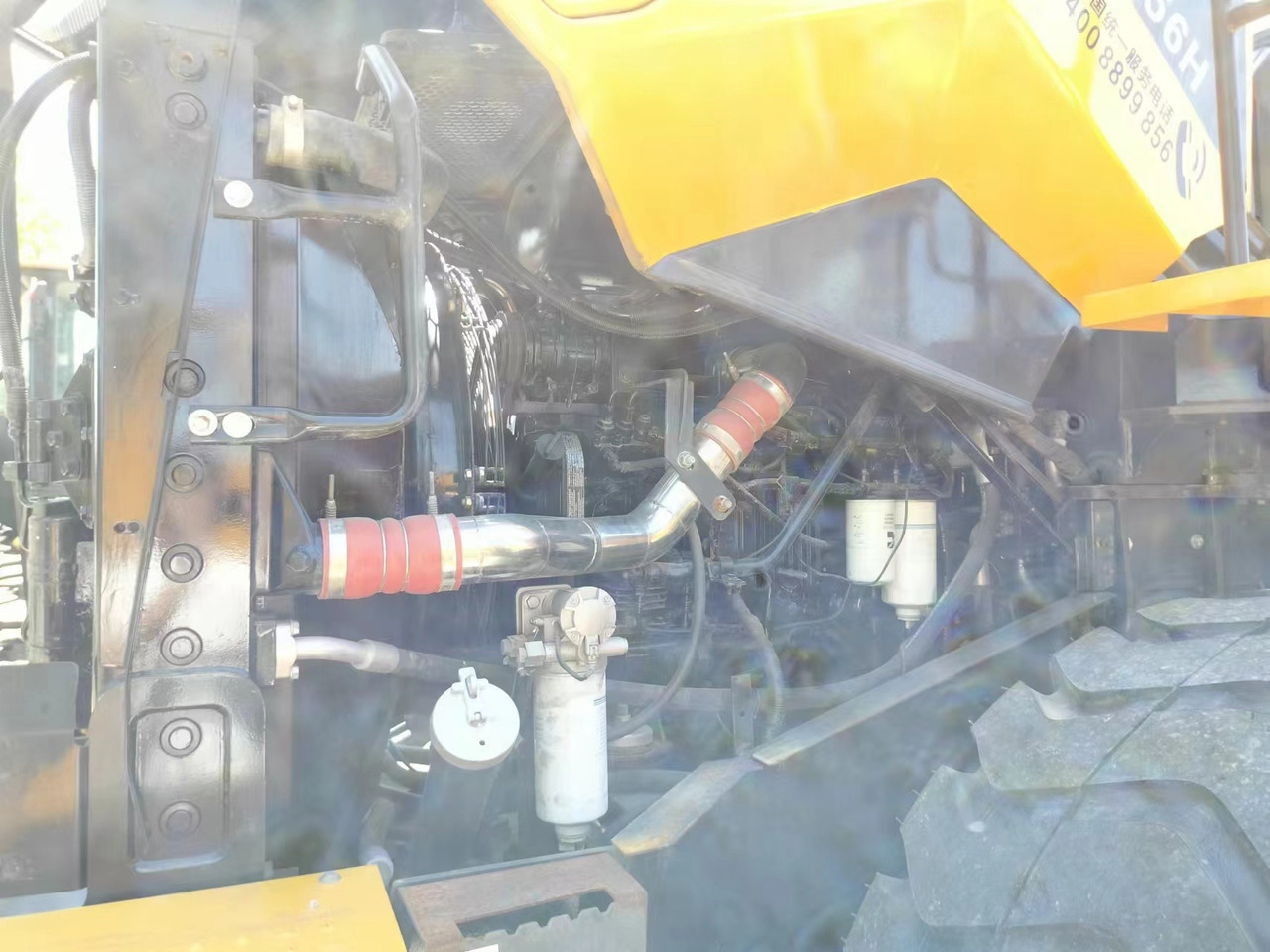 LIUGONG 856H - Gumikerekes homlokrakodó: 3 kép. LIUGONG 856H - Gumikerekes homlokrakodó: 3 kép.