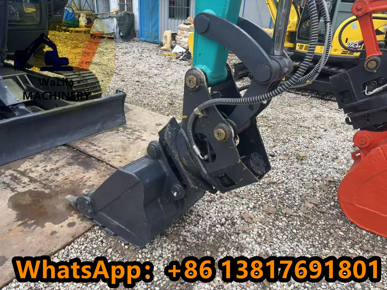 SUNWARD SWE80E9 - Minikotró: 2 kép. SUNWARD SWE80E9 - Minikotró: 2 kép.