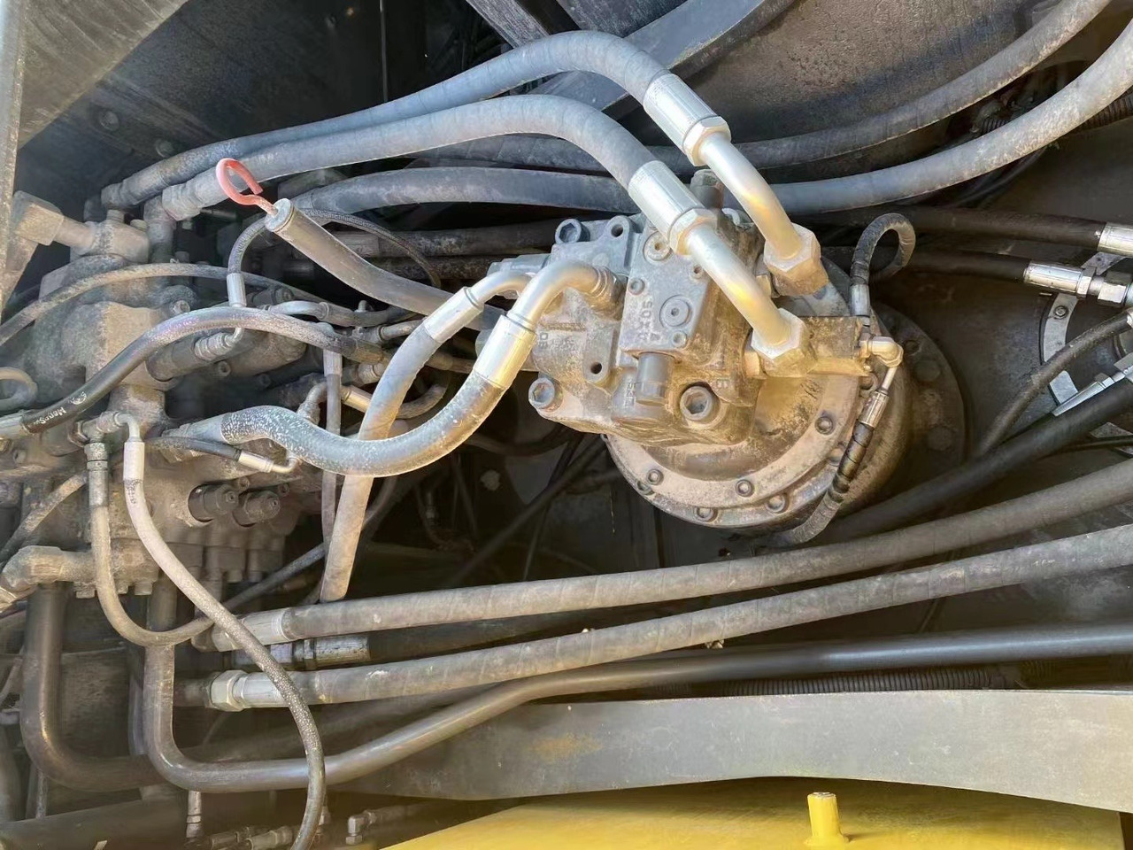 Lánctalpas kotró Volvo EC 210 Volvo 210 Ec240: 6 kép.