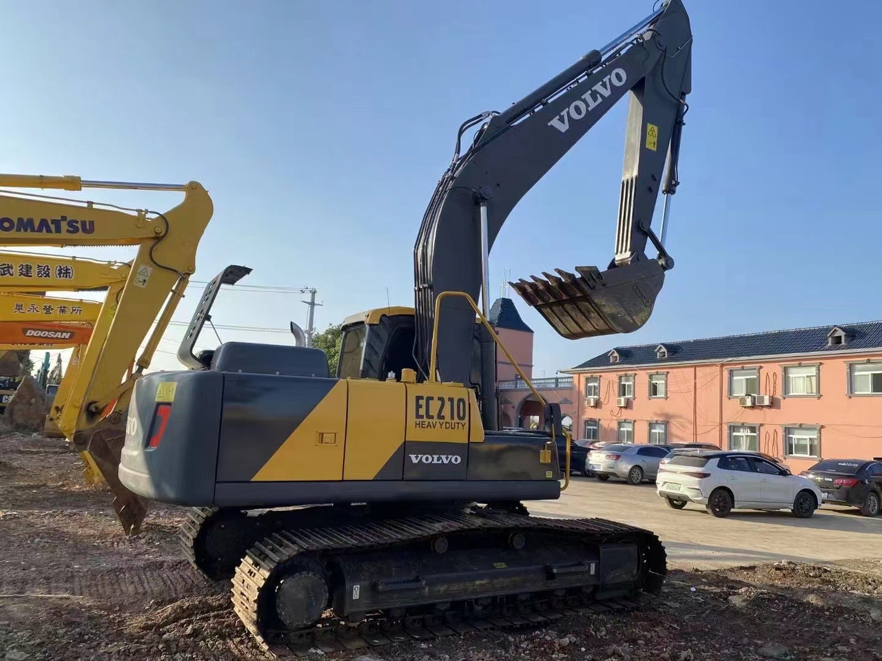 Volvo EC 210 Volvo 210 Ec240 - Lánctalpas kotró: 3 kép. Volvo EC 210 Volvo 210 Ec240 - Lánctalpas kotró: 3 kép.