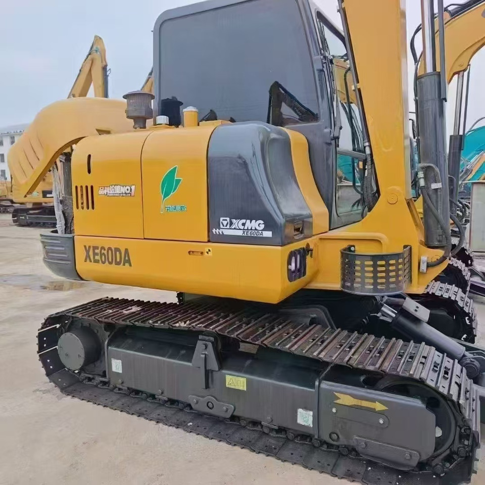 XCMG XE 60DA XE60 - Minikotró: 2 kép. XCMG XE 60DA XE60 - Minikotró: 2 kép.