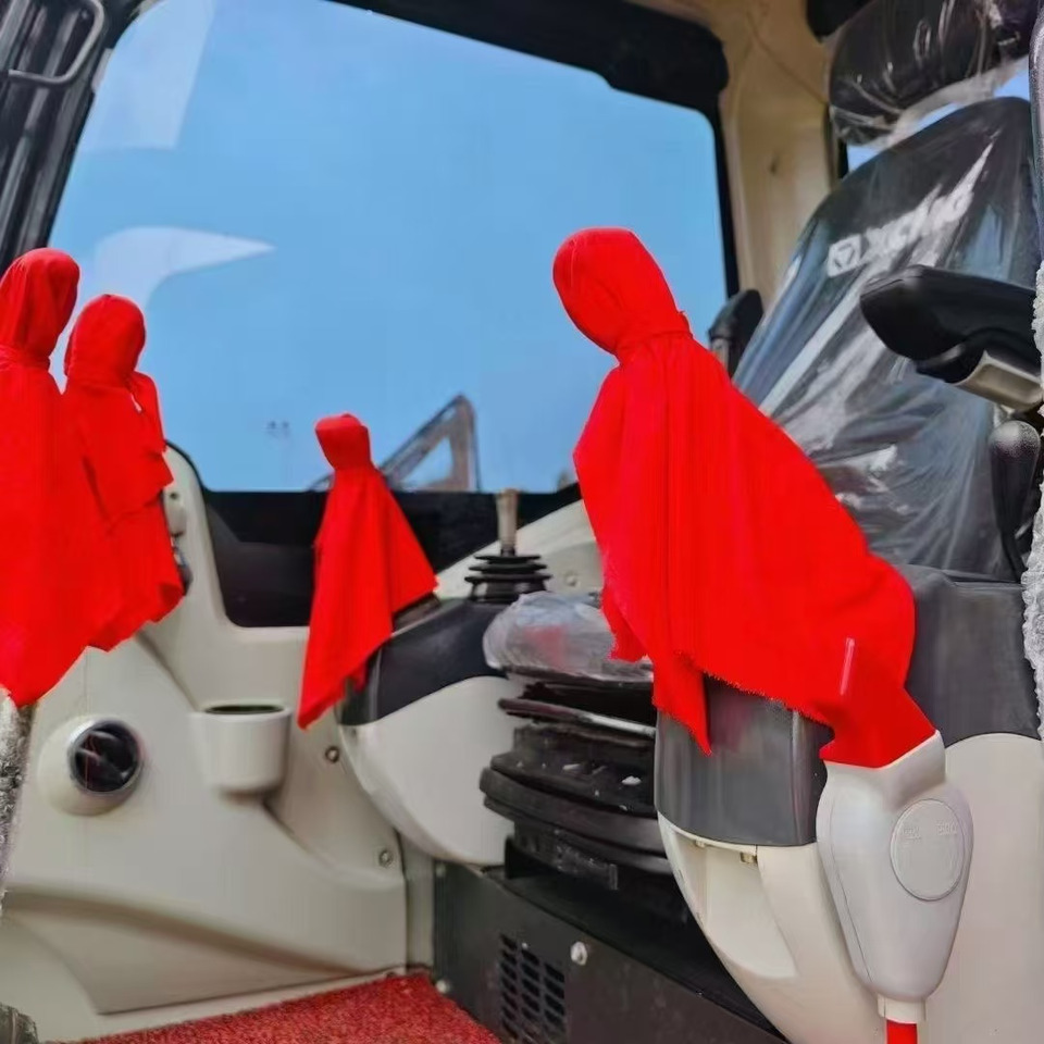 XCMG XE 60DA XE60 - Minikotró: 5 kép. XCMG XE 60DA XE60 - Minikotró: 5 kép.