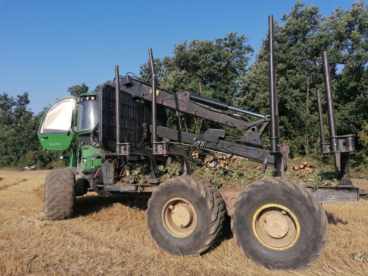 JOHN DEERE 1910E - Kihordó: 4 kép. JOHN DEERE 1910E - Kihordó: 4 kép.