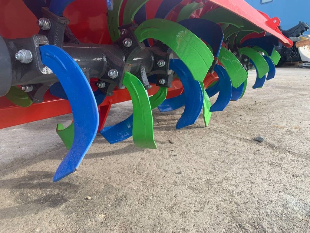 1GKN 180 - Borona: 4 kép. 1GKN 180 - Borona: 4 kép.