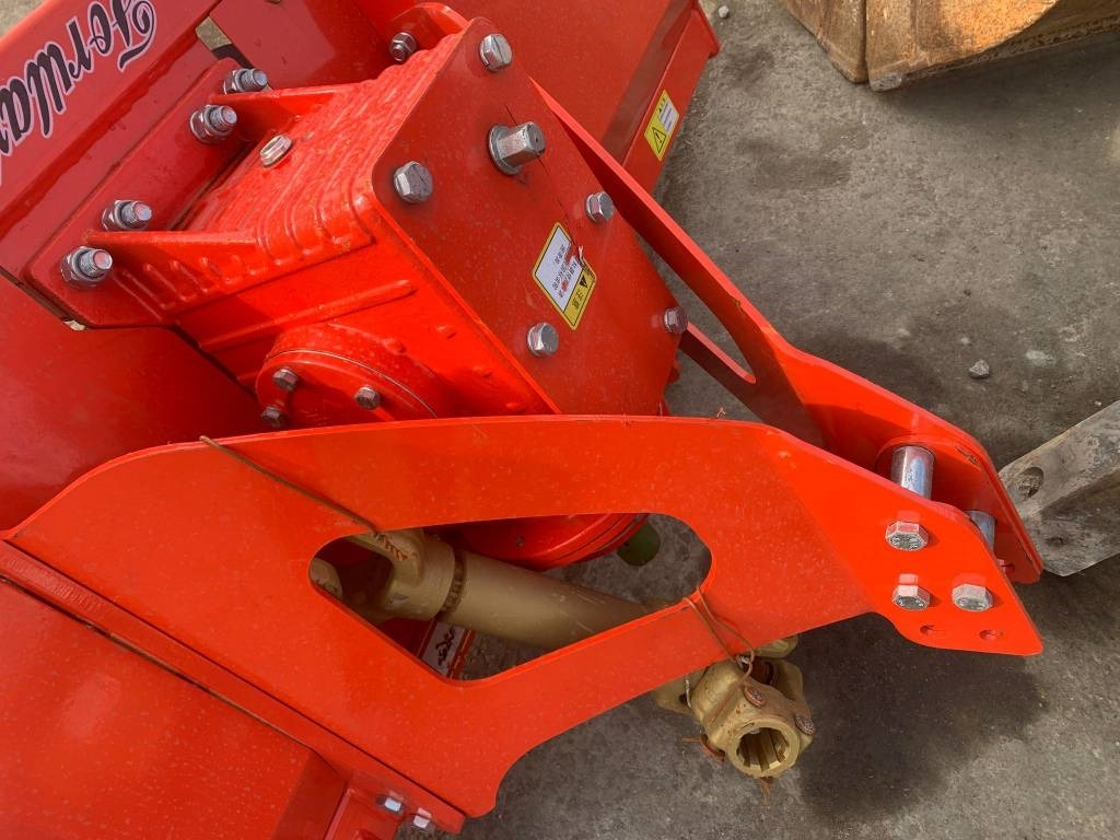 1GKN 180 - Borona: 5 kép. 1GKN 180 - Borona: 5 kép.