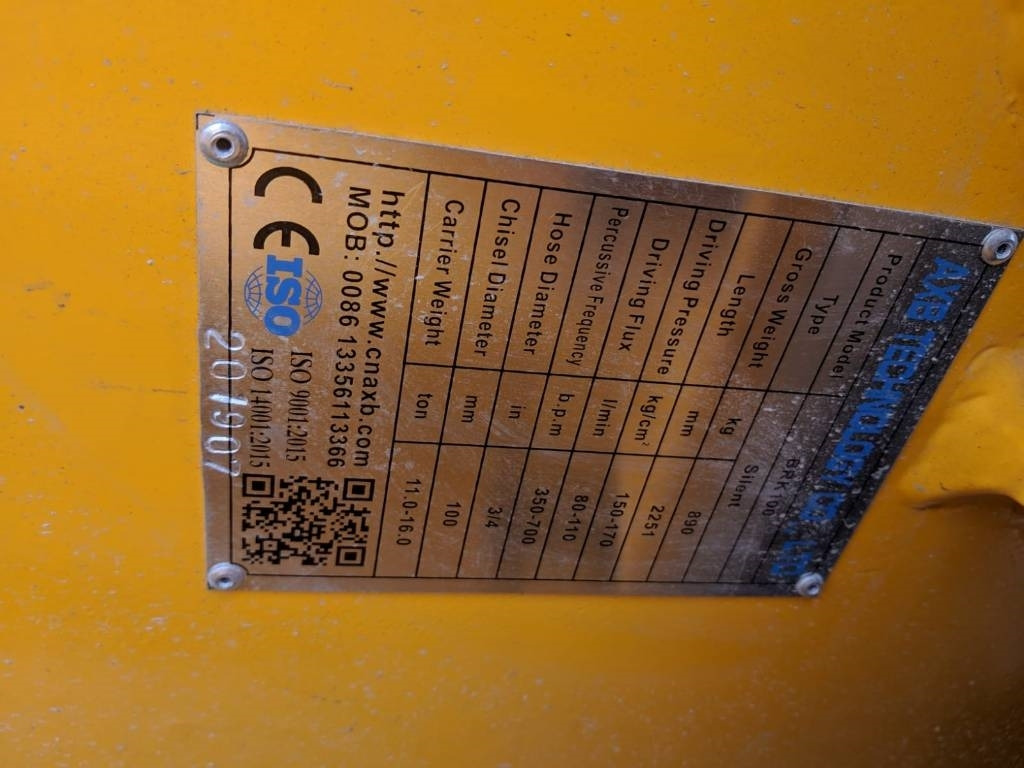 AXB BKR - Hidraulikus törőfej - Építőipari gépek: 2 kép. AXB BKR - Hidraulikus törőfej - Építőipari gépek: 2 kép.