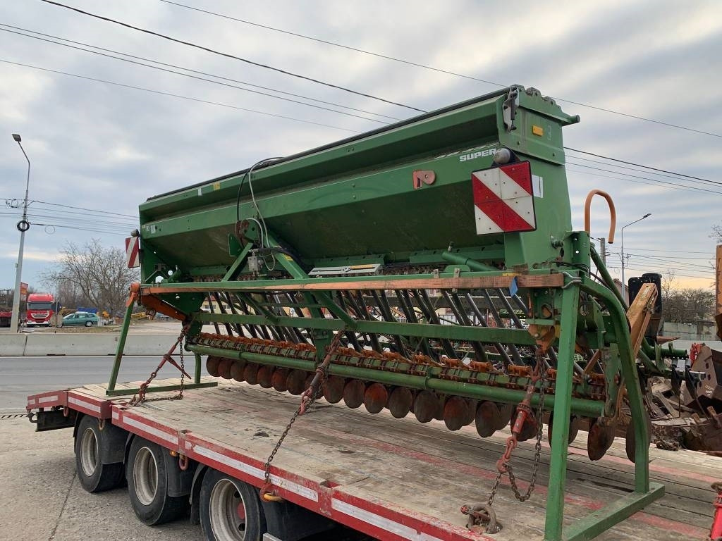 Amazone AD453 - Kombinált vetőgép: 4 kép. Amazone AD453 - Kombinált vetőgép: 4 kép.