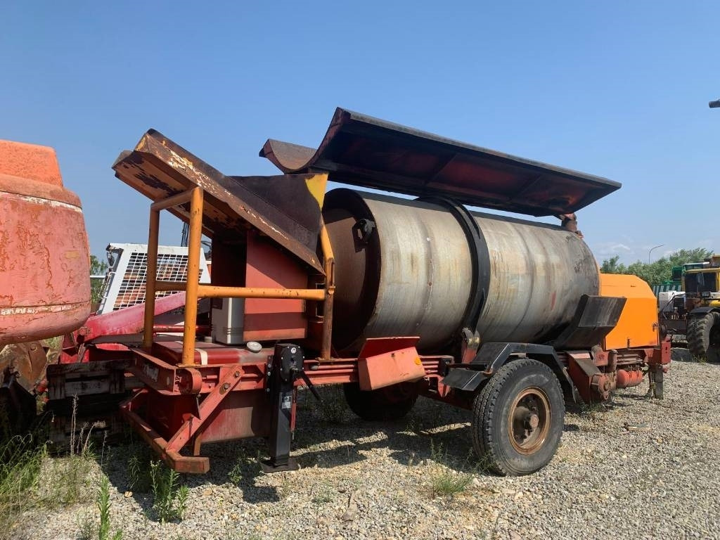 Bagela BF60/25 - Aszfaltozó gép: 2 kép. Bagela BF60/25 - Aszfaltozó gép: 2 kép.