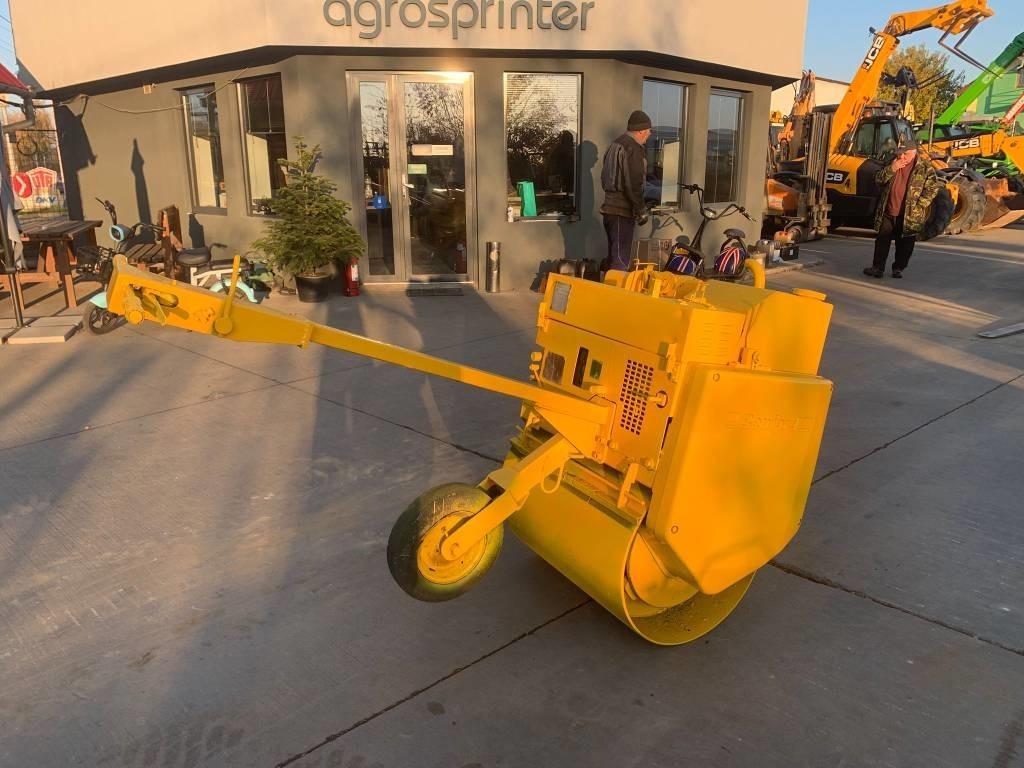 Benford MBR 71L - Talajtömörítő: 2 kép. Benford MBR 71L - Talajtömörítő: 2 kép.