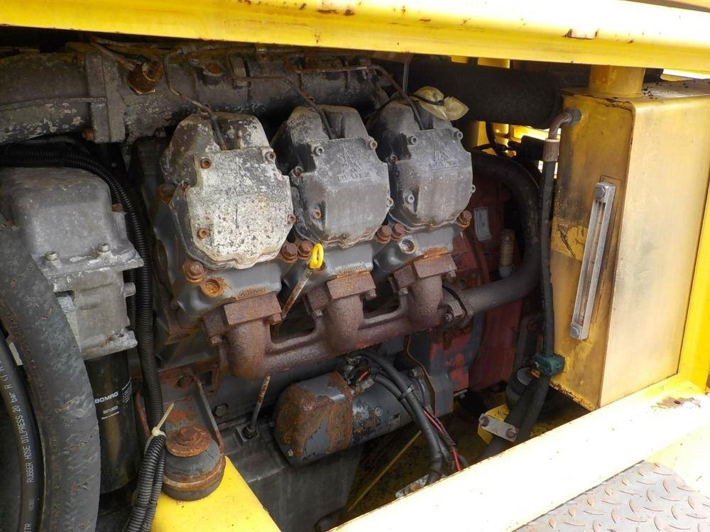 Talajtömörítő Bomag BC 671 RB: 8 kép. Talajtömörítő Bomag BC 671 RB: 8 kép.