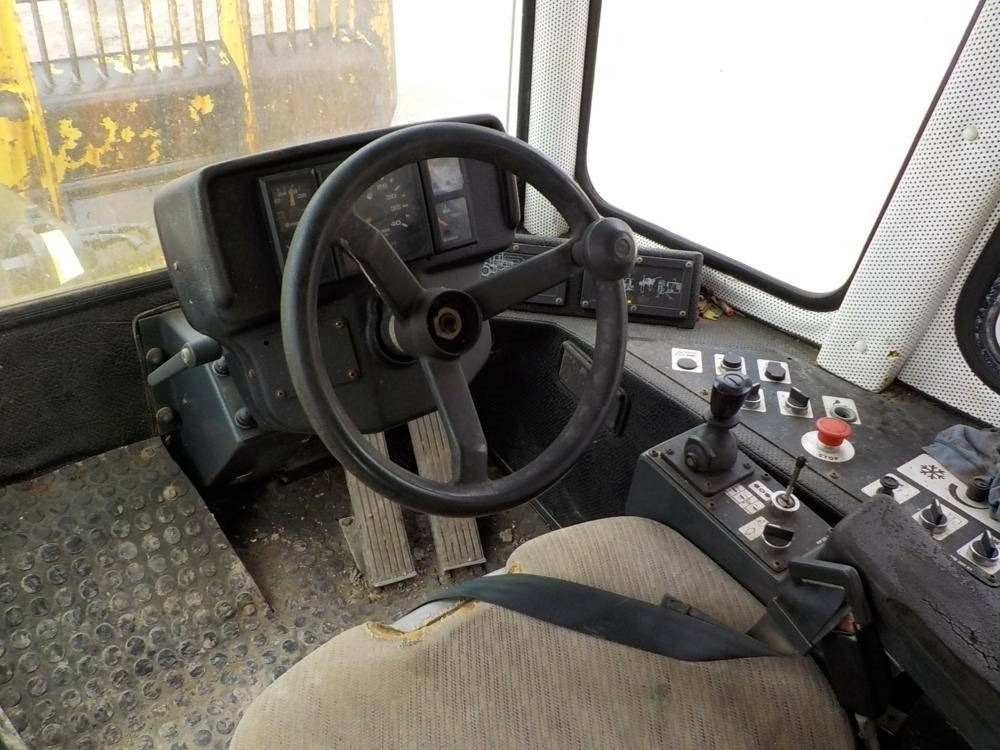 Talajtömörítő Bomag BC 671 RB: 11 kép. Talajtömörítő Bomag BC 671 RB: 11 kép.