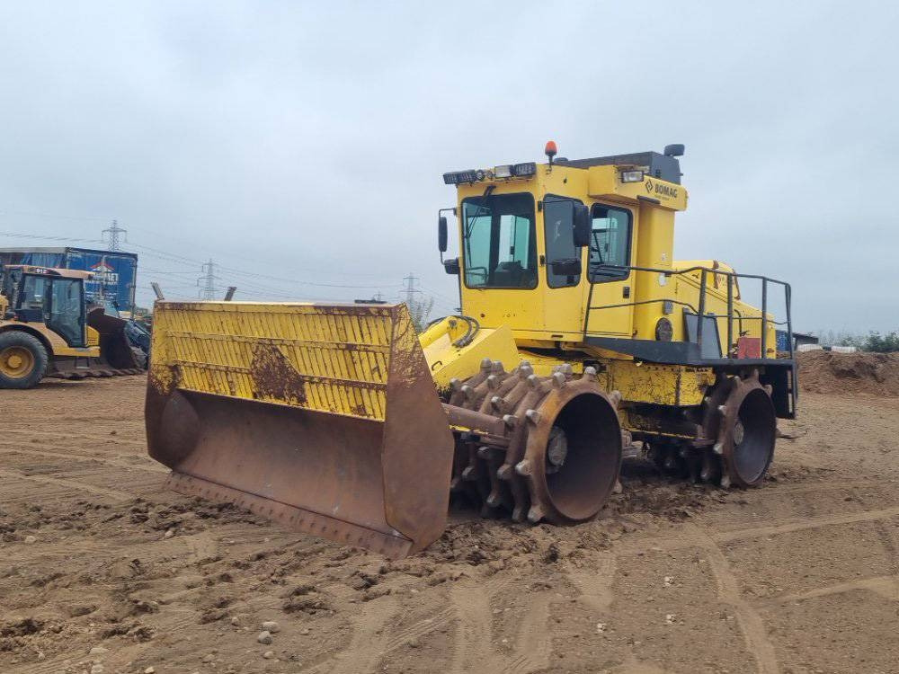 Bomag BC 772 RB-2  - Talajtömörítő: 1 kép. Bomag BC 772 RB-2  - Talajtömörítő: 1 kép.