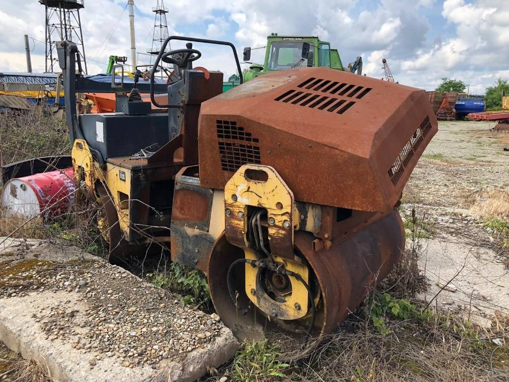 Bomag BW 135 AD FOR PARTS - Henger: 4 kép. Bomag BW 135 AD FOR PARTS - Henger: 4 kép.
