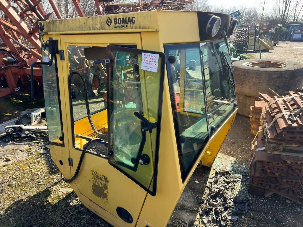 Bomag BW 177-226 D/DH CABIN - Fülke - Építőipari gépek: 3 kép. Bomag BW 177-226 D/DH CABIN - Fülke - Építőipari gépek: 3 kép.