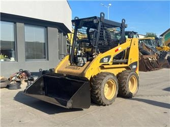 CAT 226 B 2 - Mini homlokrakodó: 1 kép. CAT 226 B 2 - Mini homlokrakodó: 1 kép.