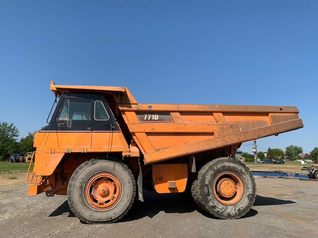 CAT 771 D - Bánya teherautó: 4 kép. CAT 771 D - Bánya teherautó: 4 kép.