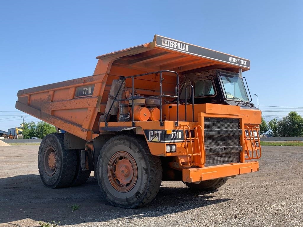 CAT 771 D - Bánya teherautó: 1 kép. CAT 771 D - Bánya teherautó: 1 kép.