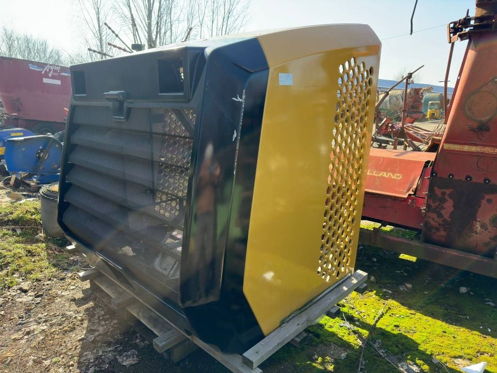 CAT 966 BONNET - Keret/ Alváz - Építőipari gépek: 3 kép. CAT 966 BONNET - Keret/ Alváz - Építőipari gépek: 3 kép.