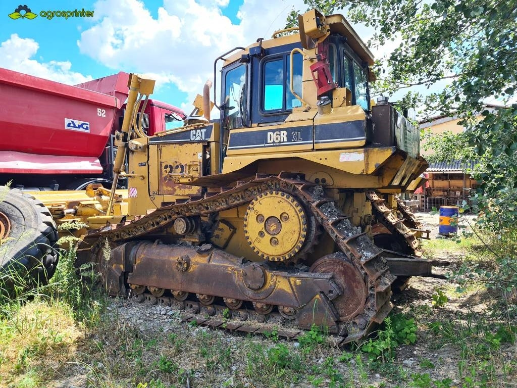 CAT D 6 R XL - Buldózer: 2 kép. CAT D 6 R XL - Buldózer: 2 kép.