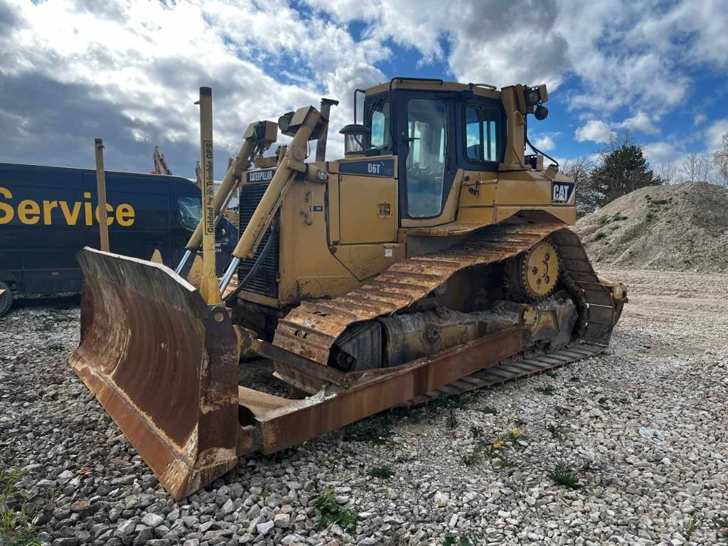 CAT D 6 T LGP - Buldózer: 1 kép. CAT D 6 T LGP - Buldózer: 1 kép.