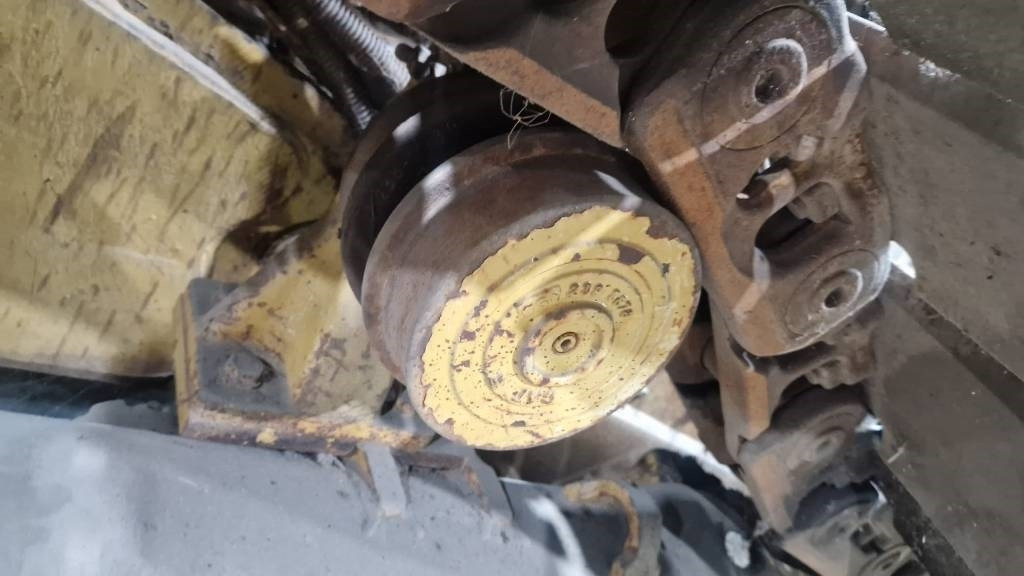 CAT D5 FOR PARTS - Buldózer: 3 kép. CAT D5 FOR PARTS - Buldózer: 3 kép.