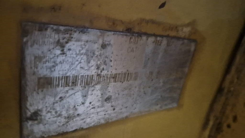 CAT D5 FOR PARTS - Buldózer: 4 kép. CAT D5 FOR PARTS - Buldózer: 4 kép.