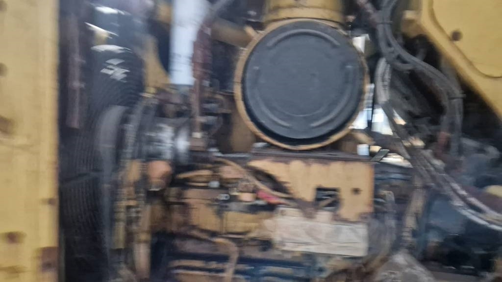 CAT D5 FOR PARTS - Buldózer: 5 kép. CAT D5 FOR PARTS - Buldózer: 5 kép.