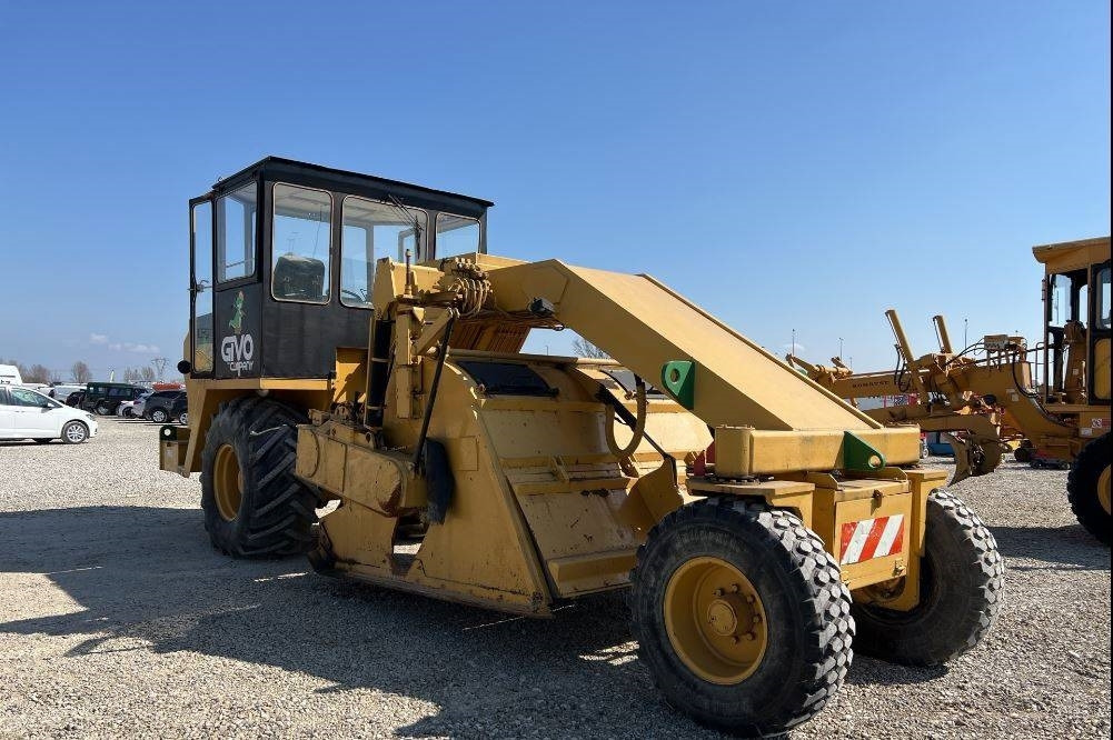 CAT RM 500 - Talajstabilizáló: 2 kép. CAT RM 500 - Talajstabilizáló: 2 kép.