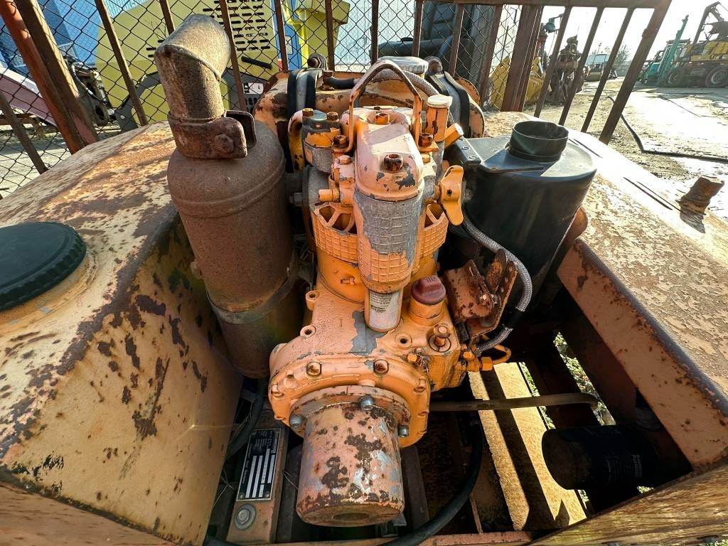 Case Vibromax W50 - Lapvibrátor: 5 kép. Case Vibromax W50 - Lapvibrátor: 5 kép.