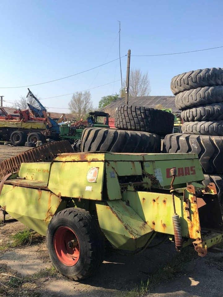 Claas Markant - Kocka bálázó: 4 kép. Claas Markant - Kocka bálázó: 4 kép.