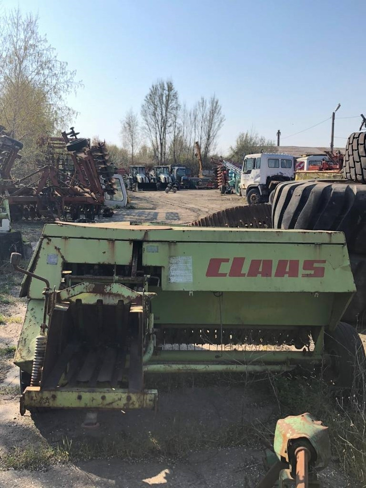 Claas Markant - Kocka bálázó: 3 kép. Claas Markant - Kocka bálázó: 3 kép.