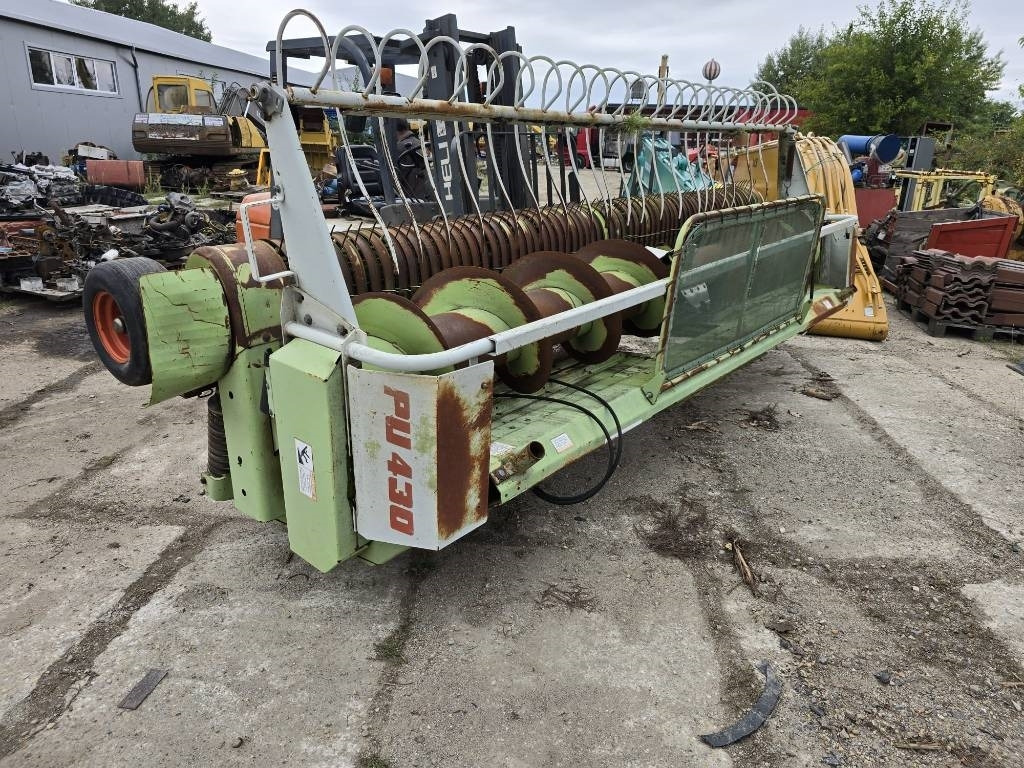 Claas PU430 - Betakarítógép tartozék: 2 kép. Claas PU430 - Betakarítógép tartozék: 2 kép.