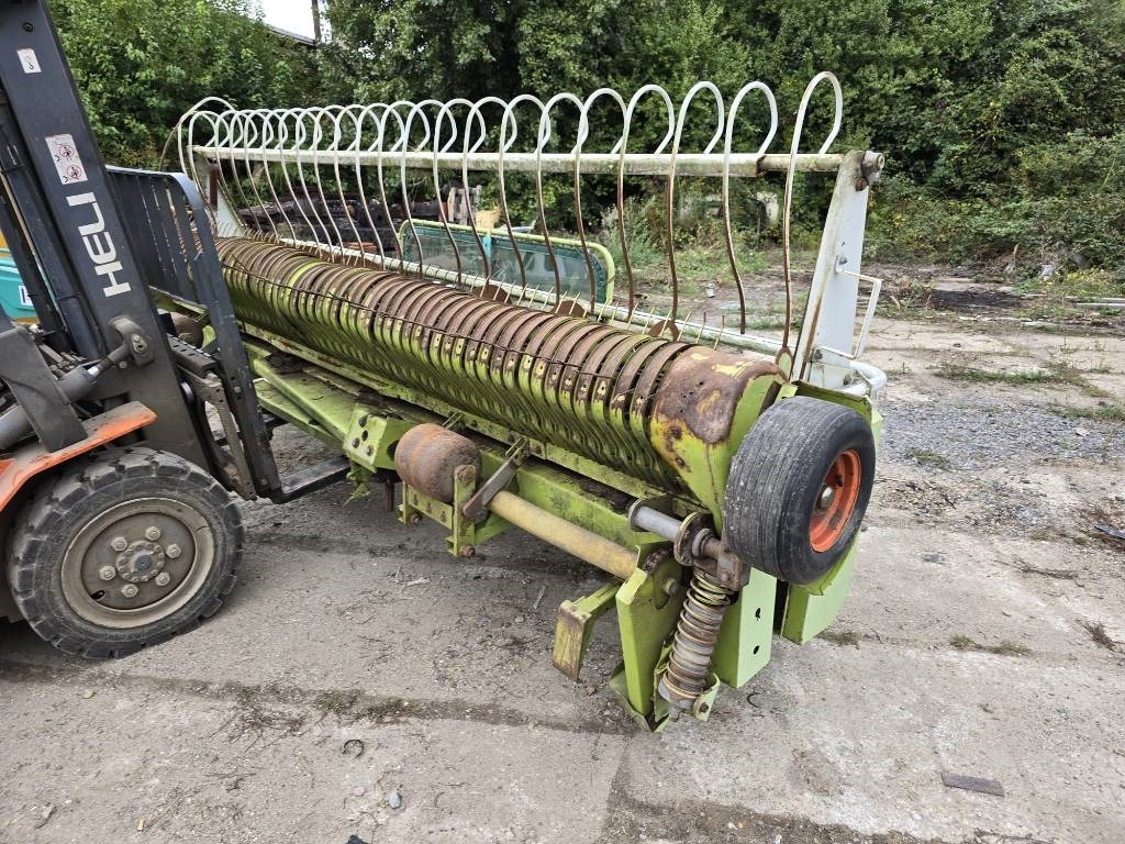 Claas PU430 - Betakarítógép tartozék: 3 kép. Claas PU430 - Betakarítógép tartozék: 3 kép.