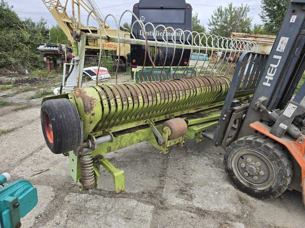Claas PU430 - Betakarítógép tartozék: 4 kép. Claas PU430 - Betakarítógép tartozék: 4 kép.