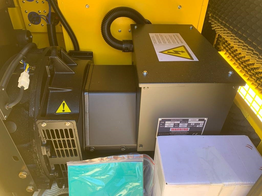 Compal VG-R30 - Áramfejlesztő: 4 kép. Compal VG-R30 - Áramfejlesztő: 4 kép.