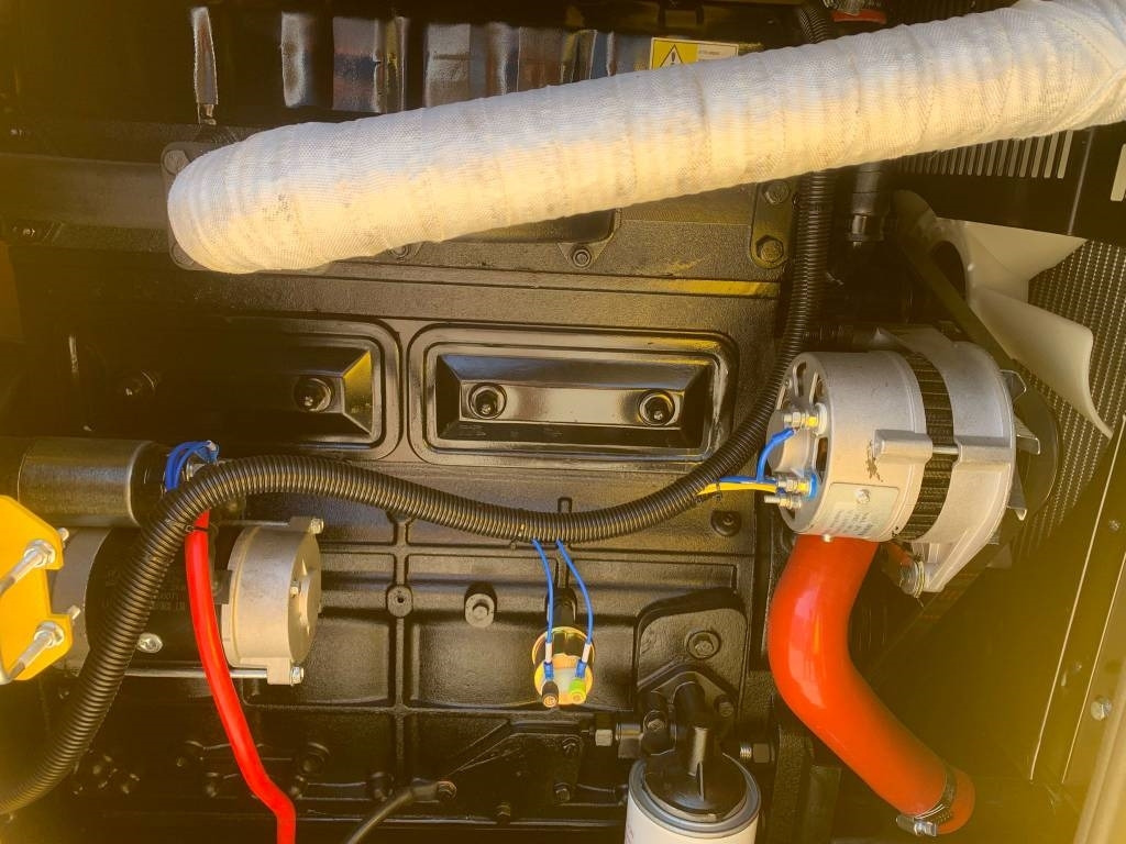 Compal VG-R30 - Áramfejlesztő: 5 kép. Compal VG-R30 - Áramfejlesztő: 5 kép.