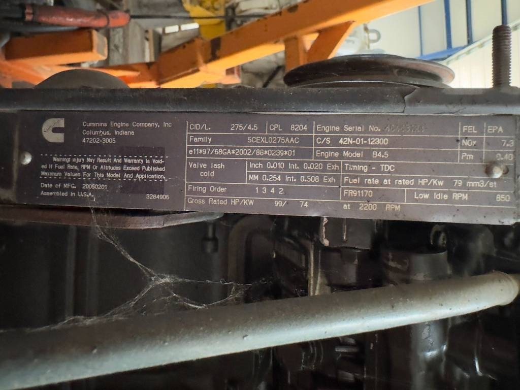 Cummins B 4.5 ENGINE - Motor - Építőipari gépek: 2 kép. Cummins B 4.5 ENGINE - Motor - Építőipari gépek: 2 kép.